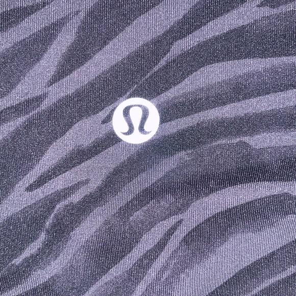 Like New Lululemon Wunder Under High-Rise Crop Scallop - Picture 11 of 13